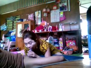 Bokep Indo Pasutri Bercumbu Di Ruang Tengah Sepi